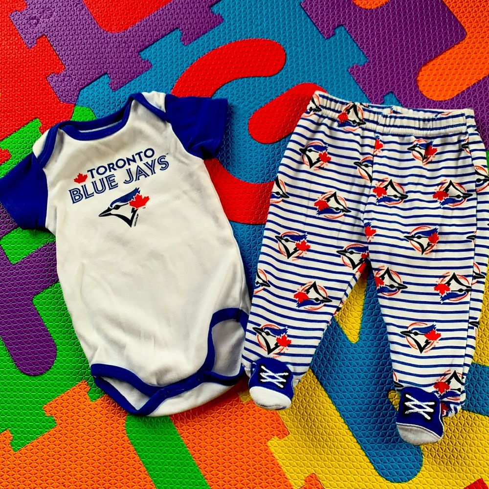 Toronto BluyJays outfit
